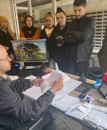 Eski yönetim siteyi devretmedi, yeni yönetici ve kat maliklerini darp etti: O anlar kamerada