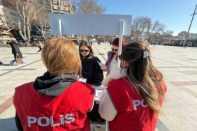 Kadın polislerden KADES bilgilendirme çalışması