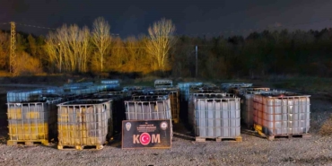 370 bin litre solvent karışımlı kaçak akaryakıt yakalandı: 2 gözaltı