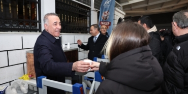 Başkan Dursun teravih namazında vatandaşlarla buluştu