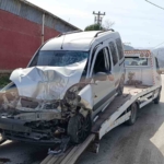 Halk otobüsü ile hafif ticari araç çarpıştı: 1 yaralı