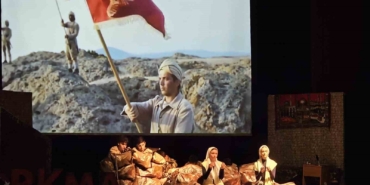 İstiklal Marşı ve Mehmet Akif, Gölcük’te tiyatro sahnesine taşındı
