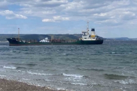Çanakkale Boğazı’nda atık taşıma tankeri karaya oturdu