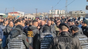 Sultangazi’de mahalle sakinlerinden İBB’ye mezarlık tepkisi