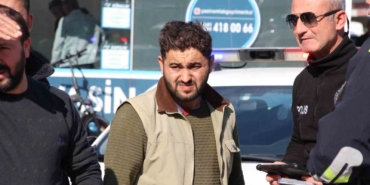 Başkasının ehliyeti ile trafiğe çıkan sürücü polisten kaçamadı