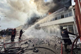 Alevlere teslim olan iş yeri yangınında 5 bölüm kullanılamaz hale geldi
