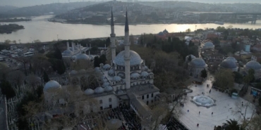 Eyüpsultan Camii’nde bayram namazı havadan görüntülendi