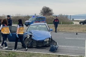 Çanakkale’de iki araç çarpıştı: 7 yaralı