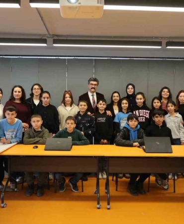 Trendyol’un kadın mühendislerinden Kürkçüler Köyü’ndeki çocuklara dijital eğitim desteği