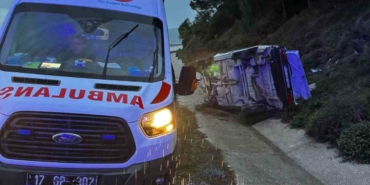 Çanakkale’de otomobil yan yattı: 6 yaralı