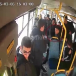 Okul çıkışı çıkan kavgada 2 lise öğrencisi birbirini bıçakladı