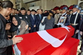 Bayram tatili için geldiği memleketinde kazada hayatını kaybeden uzman onbaşı son yolculuğuna uğurlandı