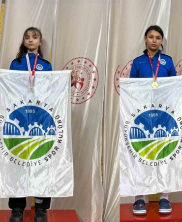 Sakaryalı sporcular Kütahya’daki turnuvaya damga vurdu
