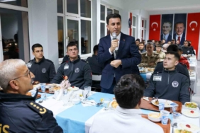 Vali Aygöl, polis adaylarıyla bir araya geldi