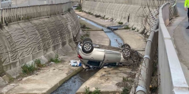 Pendik’te kontrolden çıkan araç dereye uçtu: 5 yaralı