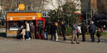 Bandırma’da uygun fiyatlı pide için uzun kuyruklar oluştu