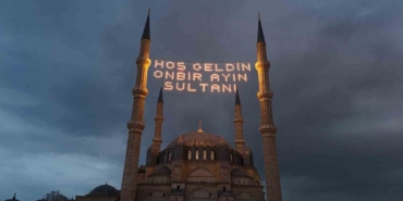 Selimiye’nin mahyası Yunanistan’dan da görünüyor