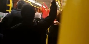 Metro vagonundaki tartışma kamerada