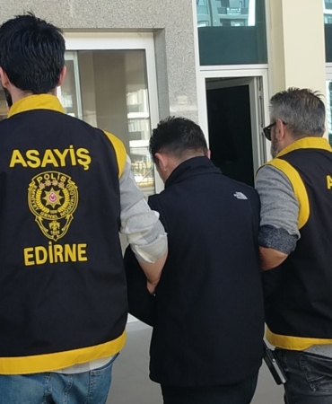 Elini kesen hırsızı kan izleri ele verdi