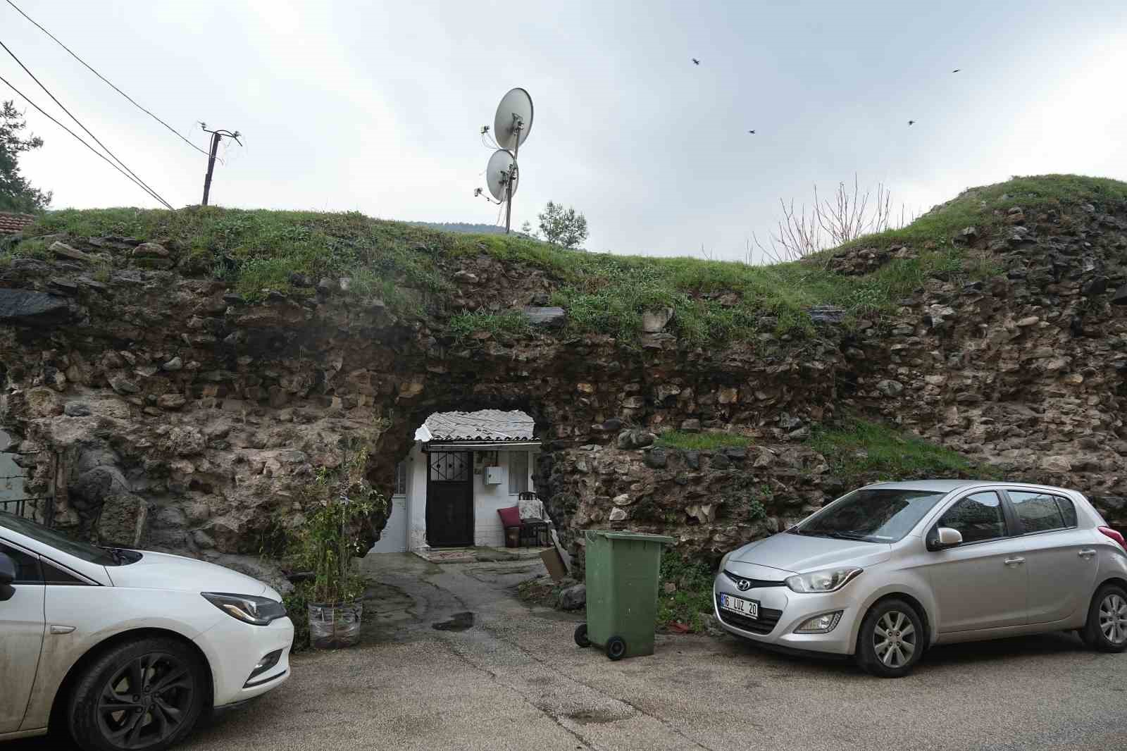 Bursa’da tarihe çanak anten diktiler