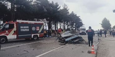 Balıkesir’de feci kaza: 1 ölü, 1’i ağır 10 yaralı