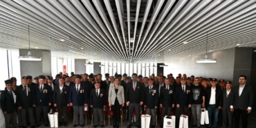 Gazilere milli bayram kıyafeti hediye edildi