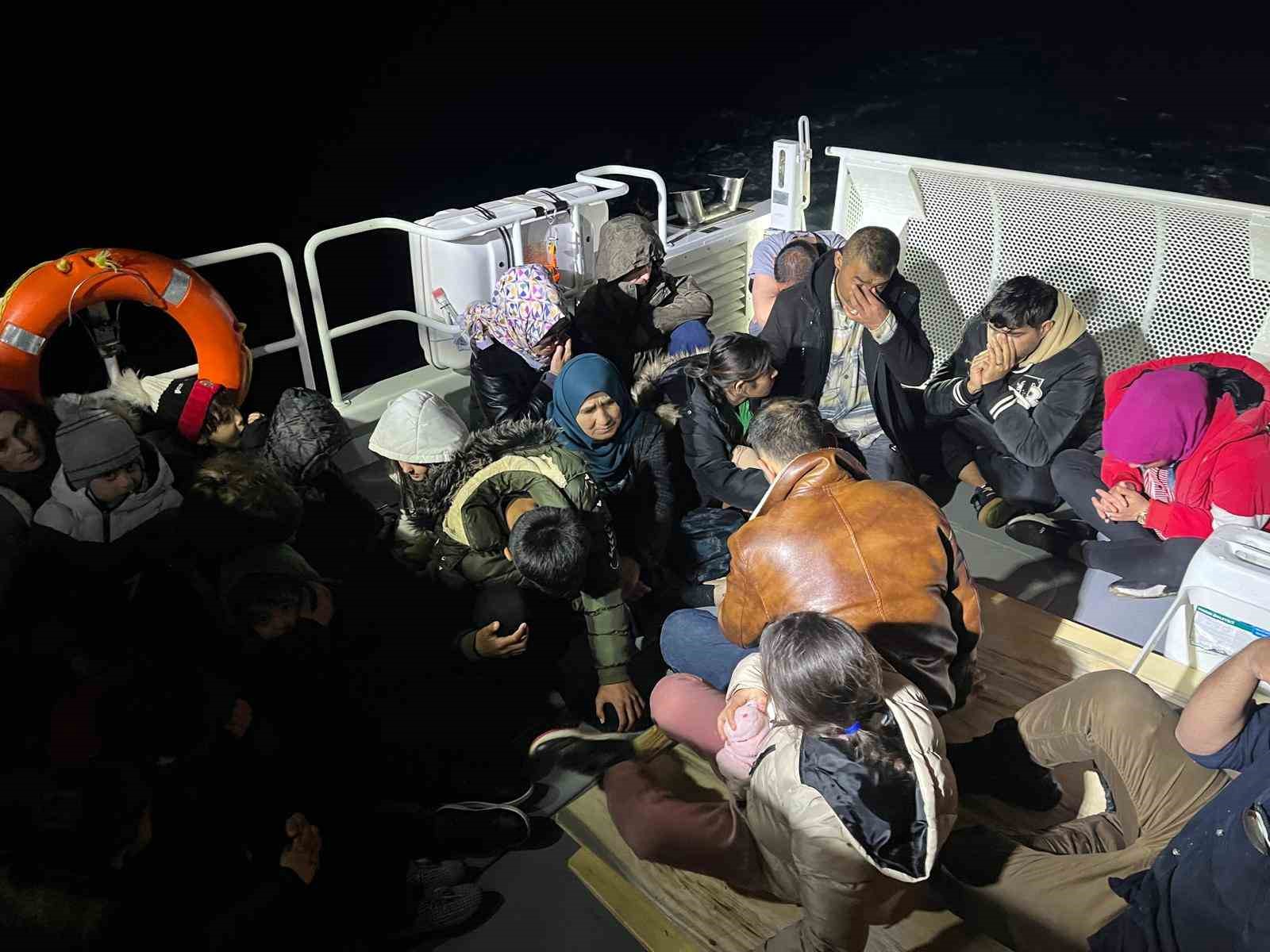 Ayvacık açıklarında 23 kaçak göçmen yakalandı