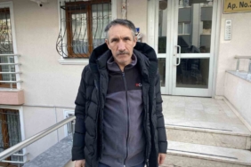 Apartmanın önüne bırakılan ampulleri önce inceledi sonra çaldı