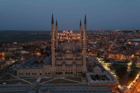 Mimar Sinan’ın şaheseri Selimiye Camisi’nin mahyası Yunanistan ve Bulgaristan’dan görünüyor