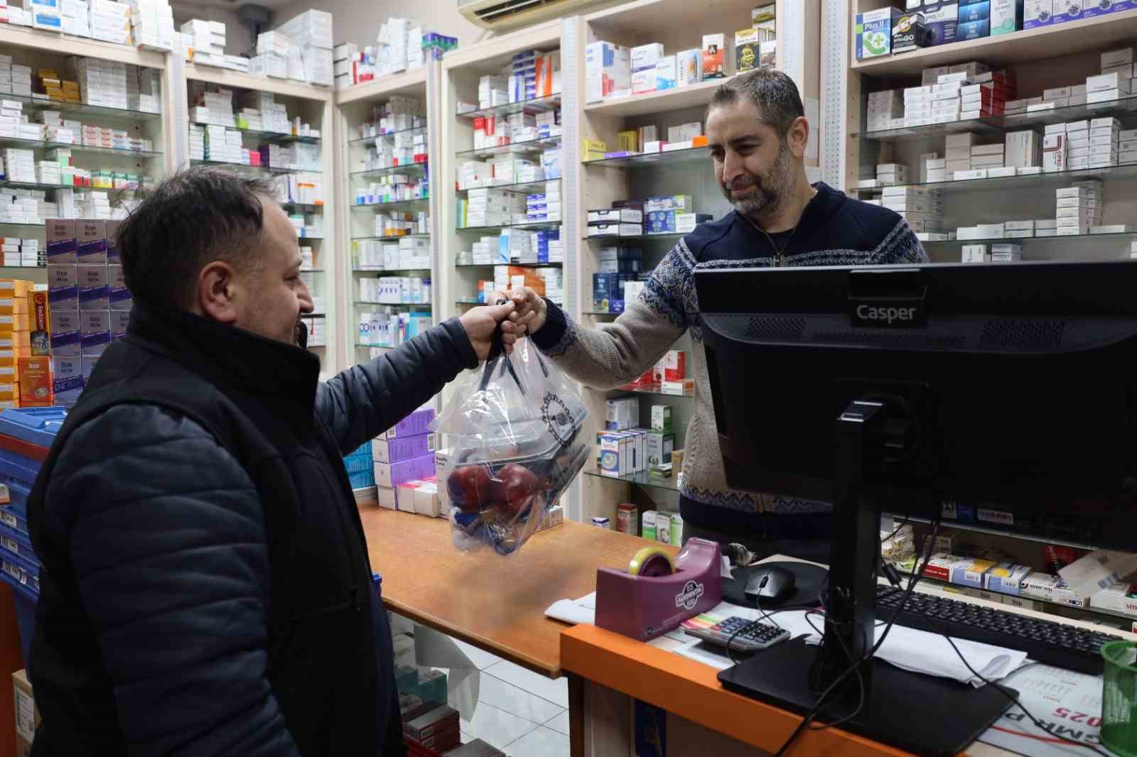 Nöbetçi eczacılara sahurluk ikram