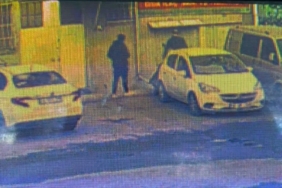 Bayrampaşa’da iş yeri müdürüne bıçaklı saldırı: O anlar kamerada