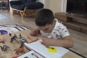 Otizmli çocukları kendilerine yetebilecek düzeye hazırlıyor