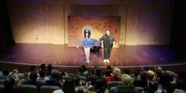 ‘Benimle çıkar mısın?’ adlı tiyatro oyunu Kartal’da sahnelendi