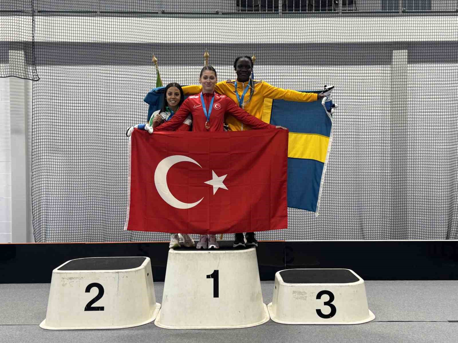 Özel sporcu Aysel Önder, rekor kırarak Avrupa şampiyonu oldu