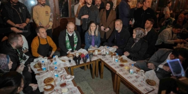 Mustafa Varank, Bursa’da vatandaşlarla sahurda bir araya geldi