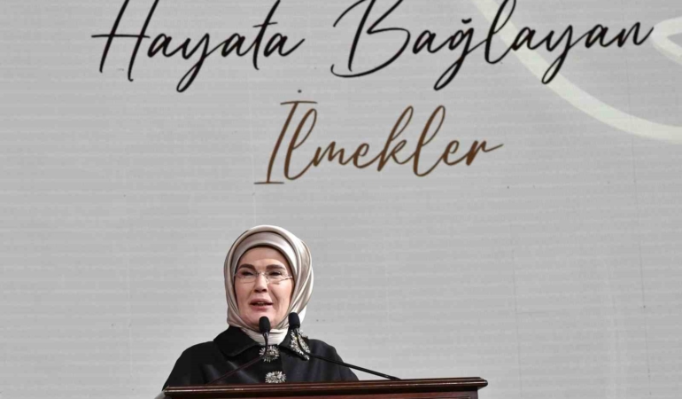 Emine Erdoğan, TİKAD’ın "Hayata Bağlayan İlmekler Projesi" tanıtım programına katıldı
