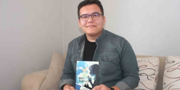 İşitme engelli genç yaşadığı zorlukları kitabında anlattı