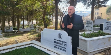 Oğlu Oğuz Murat Aci’nin ölüm yıl dönümünde mezarı başında dua eden baba Aci: "İlk günkü gibi yaramız tazelendi, yüreğimiz yanıyor"
