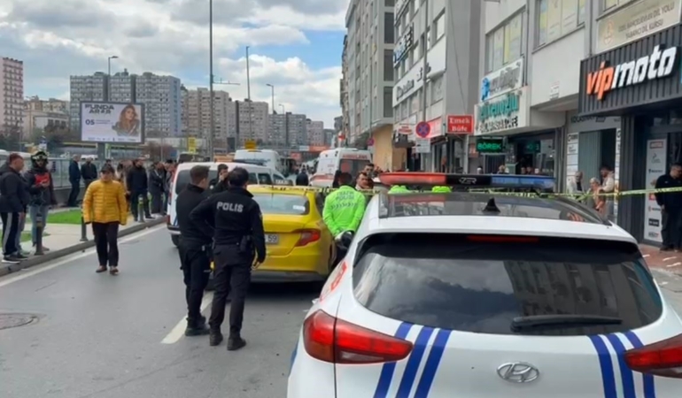 Bahçelievler’de taksiye binmek üzereyken motosiklet çarptı, talihsiz kadın hayatını kaybetti