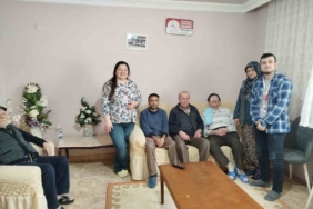 Yaşlılara moral ziyareti
