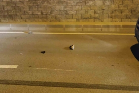 Bursa’da yolun karşısına geçen 2 kişiye hafif ticari araç çarptı: 2 yaralı