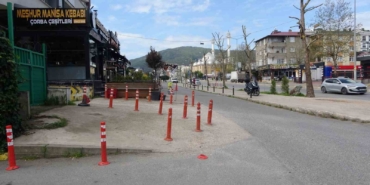 Pendik’te husumetlilerinin dükkanına ateş açan şahıslar müşterileri vurdu: 1 ölü, 2 yaralı