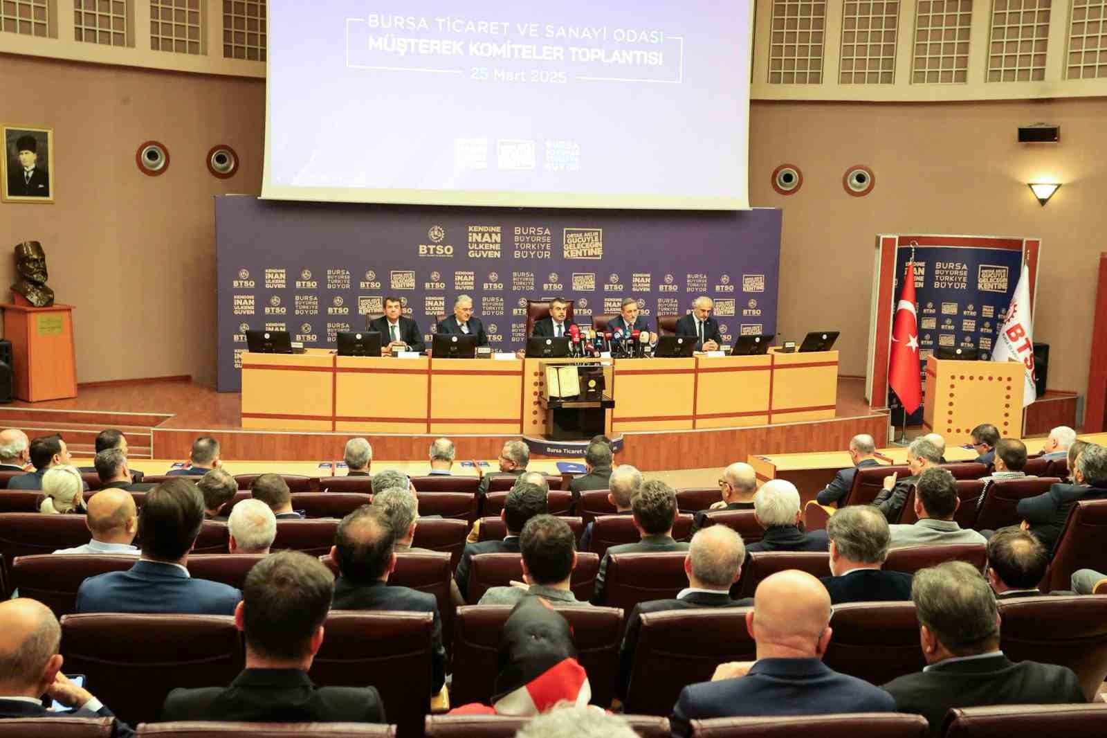 Bakan Tekin: "Kim ne derse desin, Türkiye için meslek ve sivil toplum örgütleriyle protokol yapacağız"