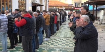 Kırklareli’nde Ramazan Bayramı’nda vatandaşlar camilere akın etti