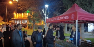 Bilecik’te vatandaşlara helva dağıtıldı