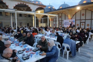 Büyükçekmece ailesi Kadir Gecesi’nde iftar sofrasında buluştu