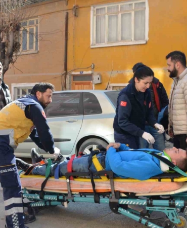 Bilecik’te motosikletin devrilmesi sonucu 2 kişi yaralandı