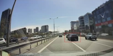 Bayram günü makas atan sürücü kamerada