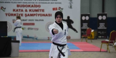 Wushu sporcusu altın madalyayla döndü