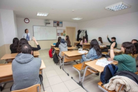 Bursa Büyükşehir, üniversite adaylarının yanında